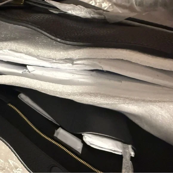 Veronica Beard Black Textured Handbag - Picture 8 of 10